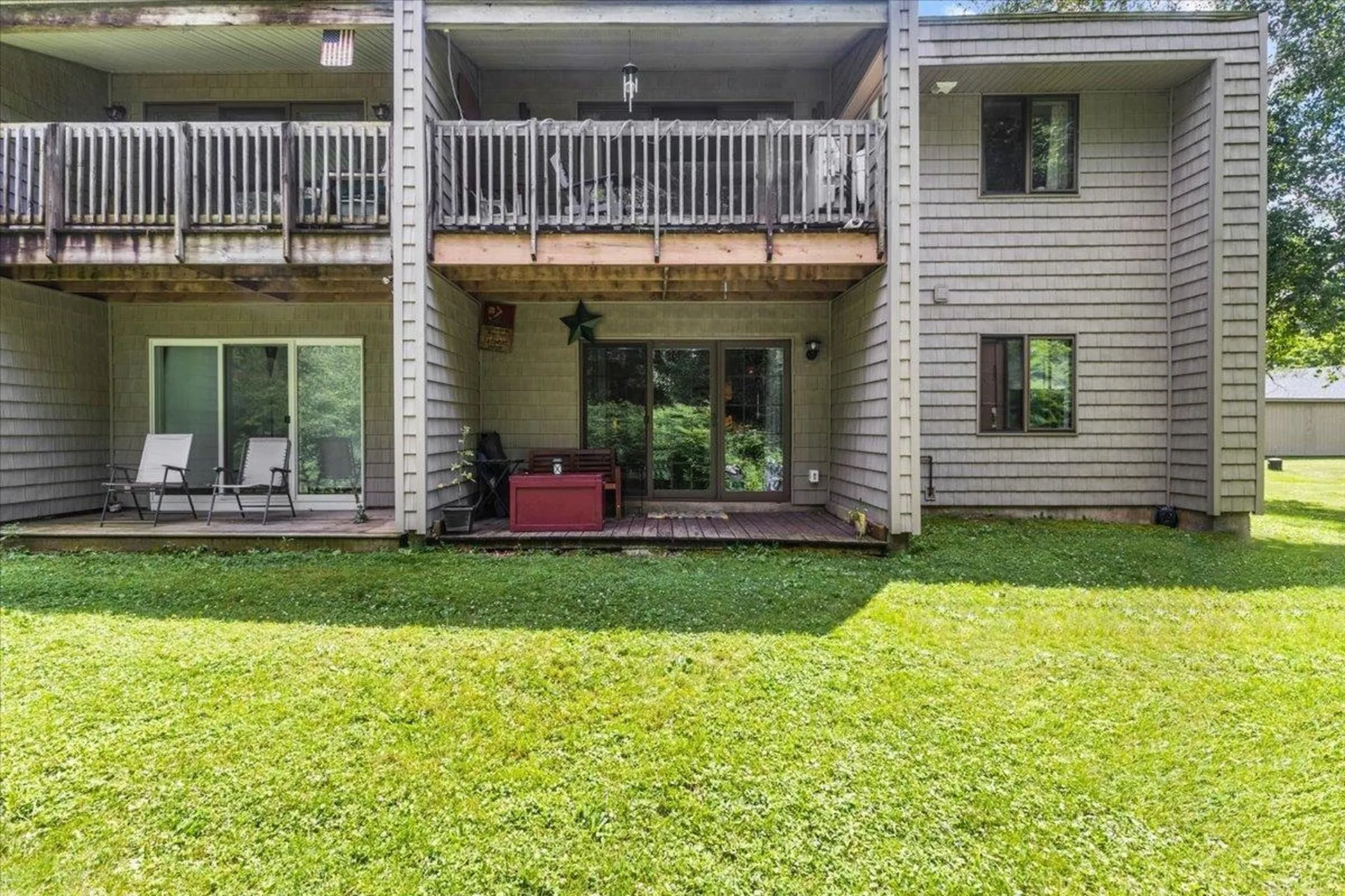 35 Hawthorne Circle South Burlington VT 05403
