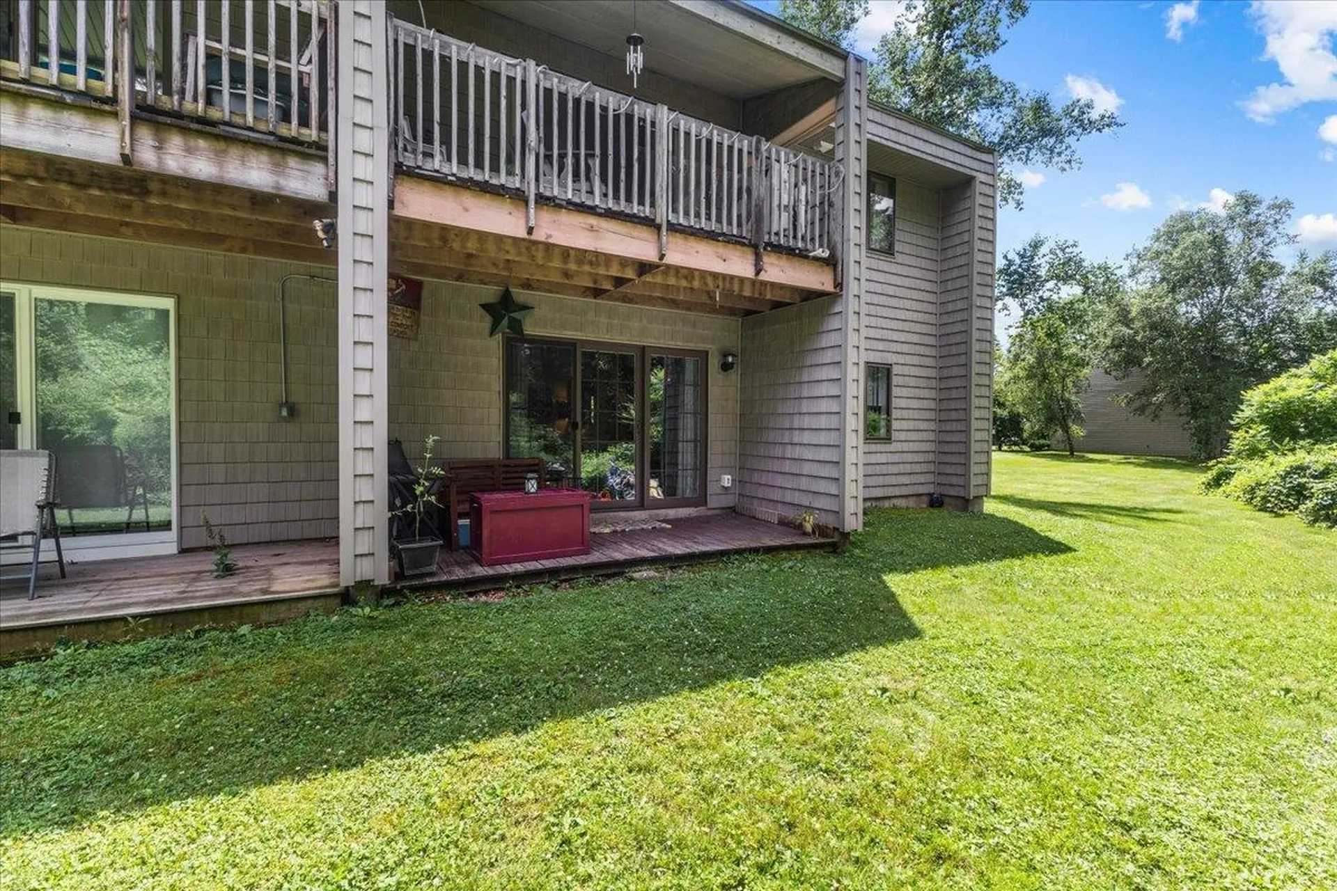 35 Hawthorne Circle South Burlington VT 05403