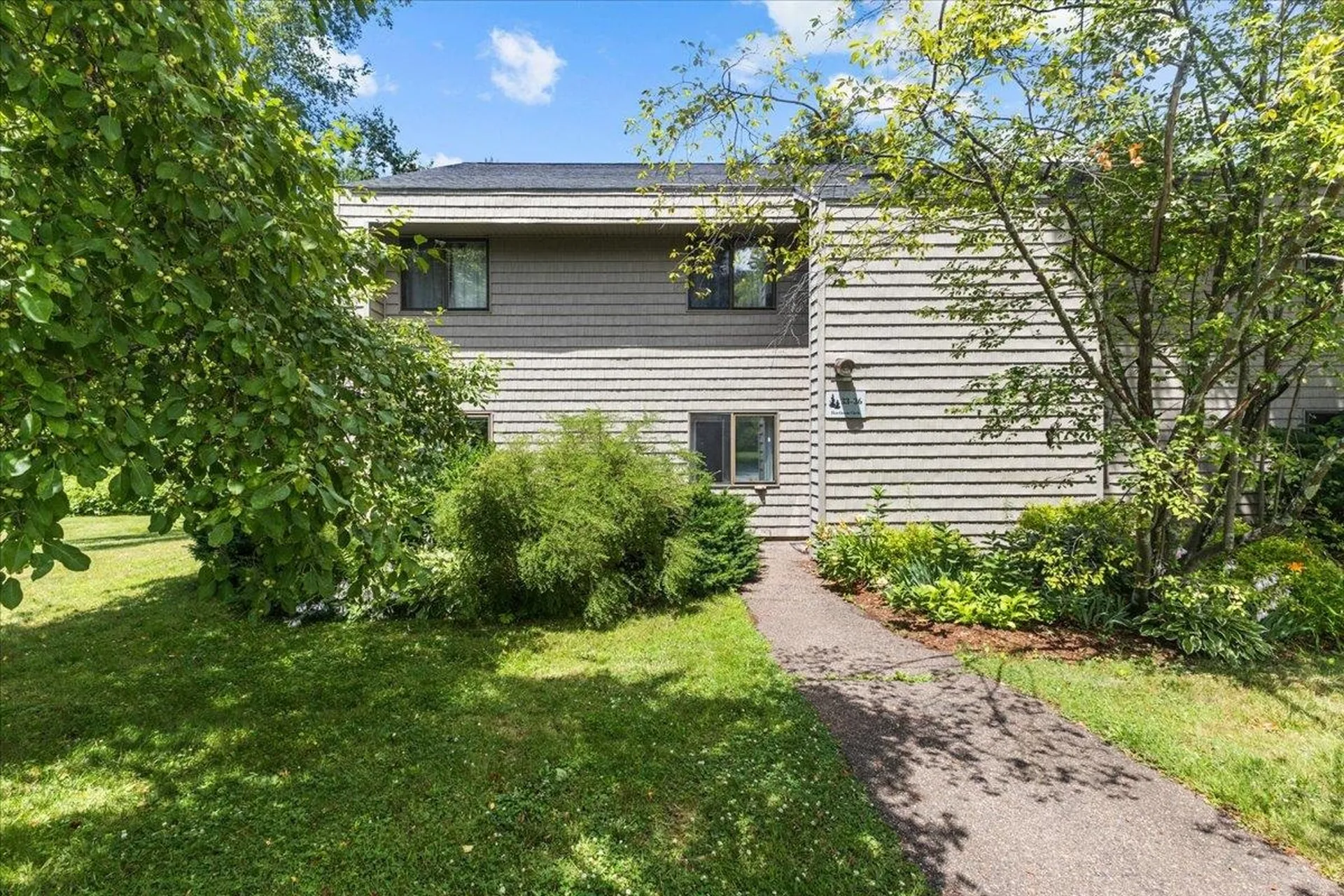 35 Hawthorne Circle South Burlington VT 05403