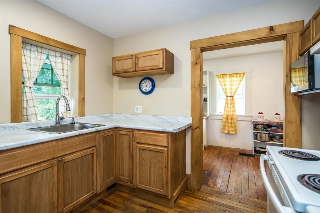 3497 Middle Road Clarendon VT 05759