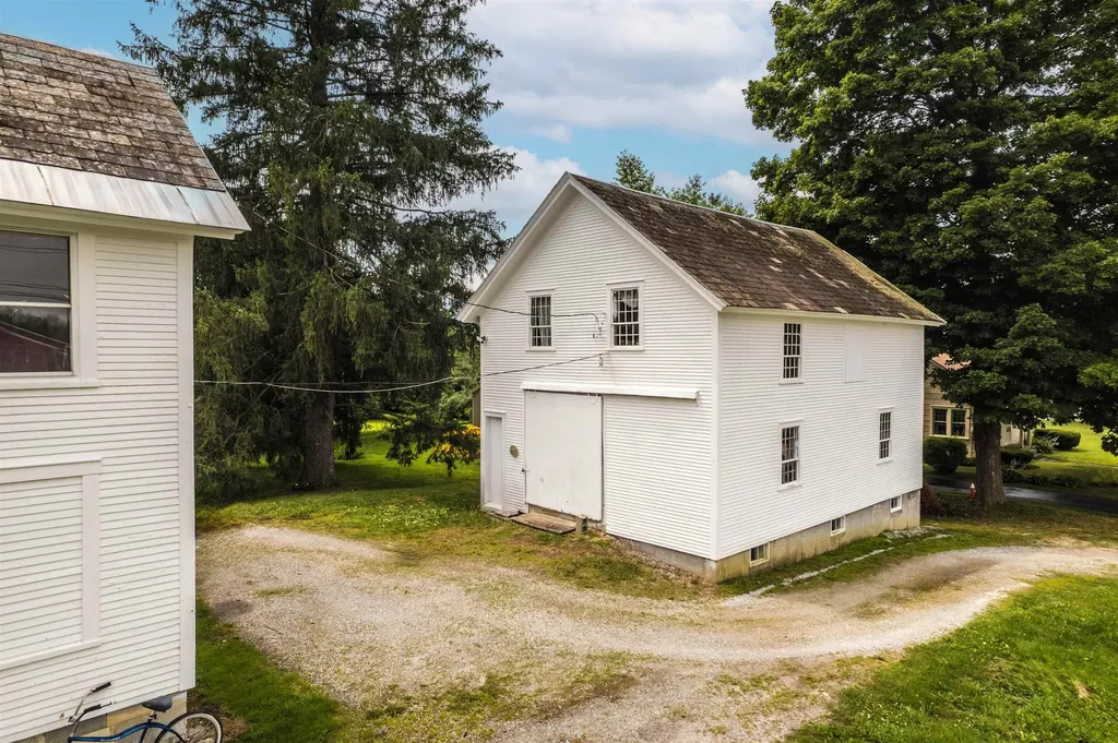 3497 Middle Road Clarendon VT 05759