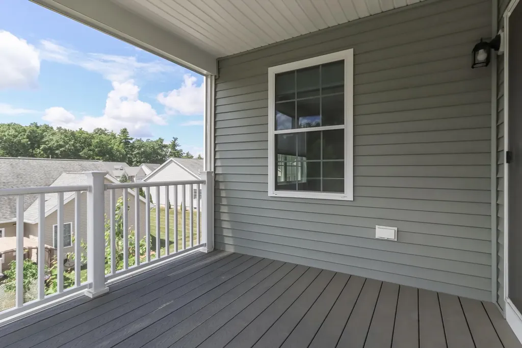 9 Mulberry Lane Hooksett NH 03106