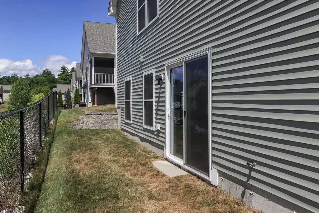 9 Mulberry Lane Hooksett NH 03106