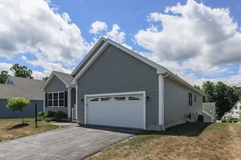 9 Mulberry Lane Hooksett NH 03106