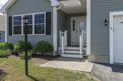 9 Mulberry Lane Hooksett NH 03106