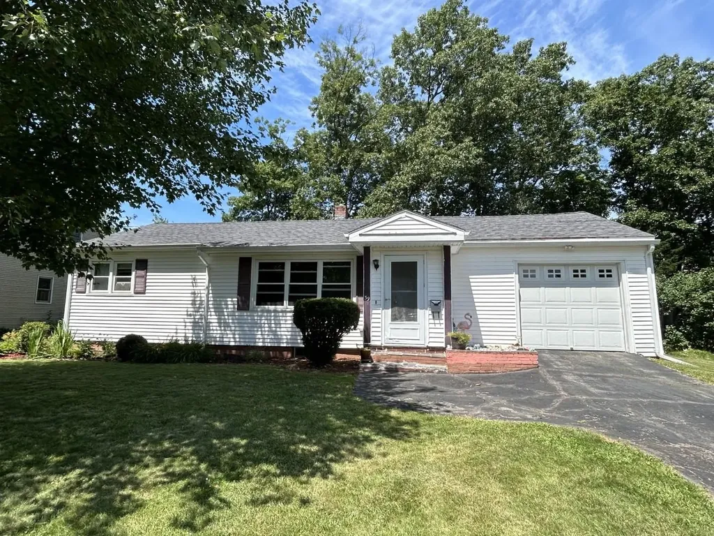 39 Hiawatha Avenue Essex Junction VT 05452
