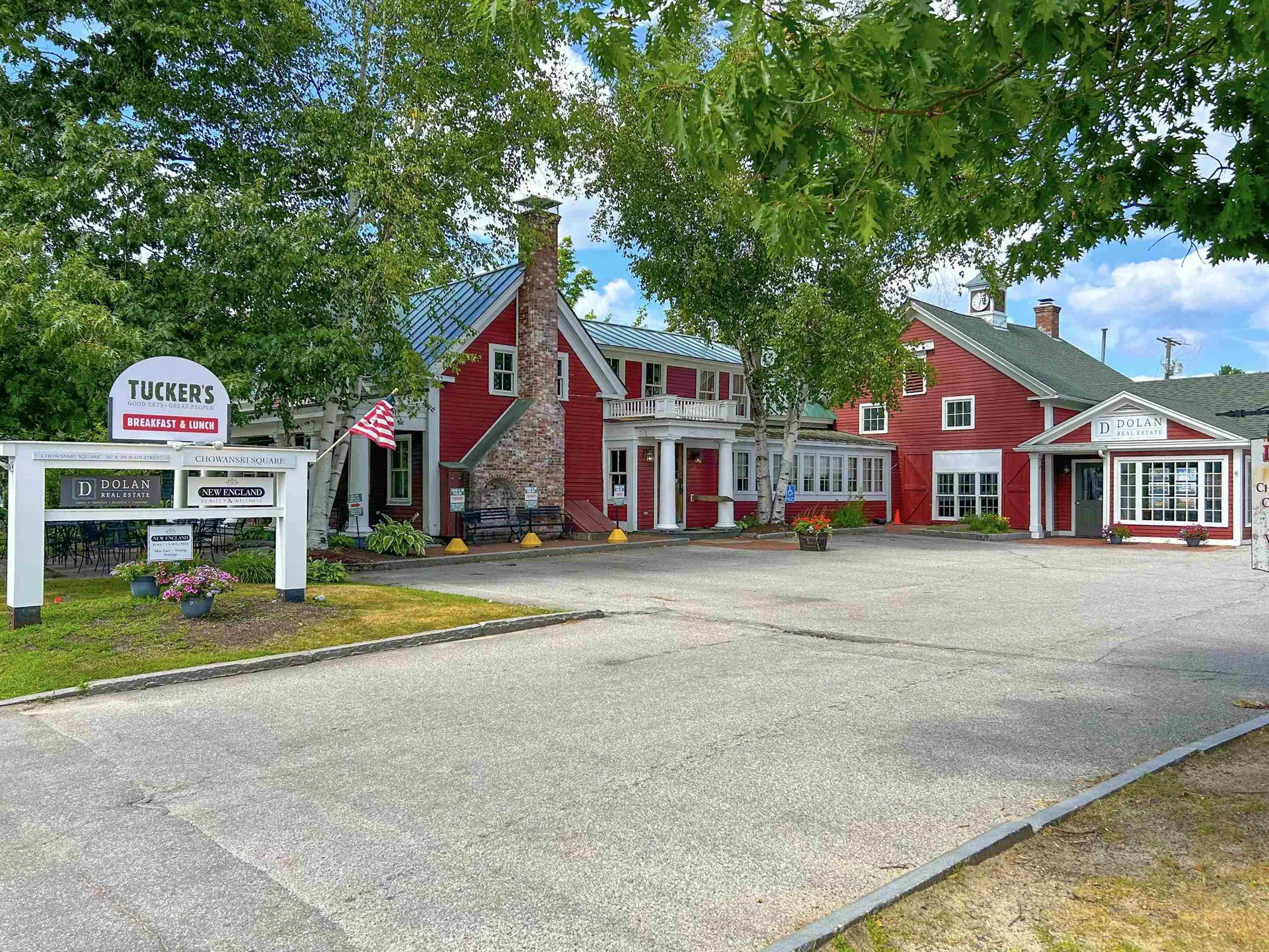 207/209 Main Street New London NH 03257