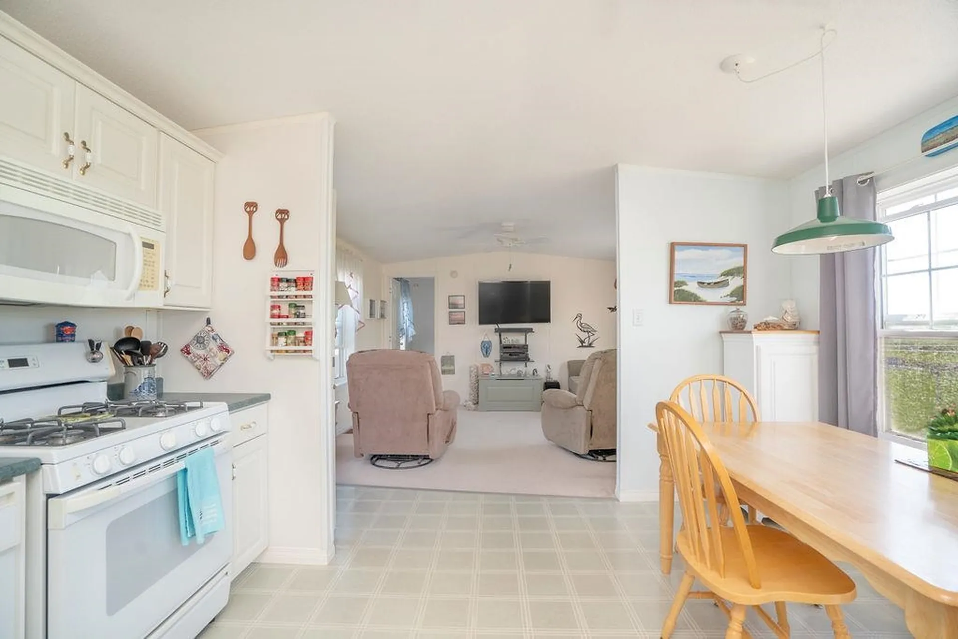 27 Cross Beach Road Seabrook NH 03874