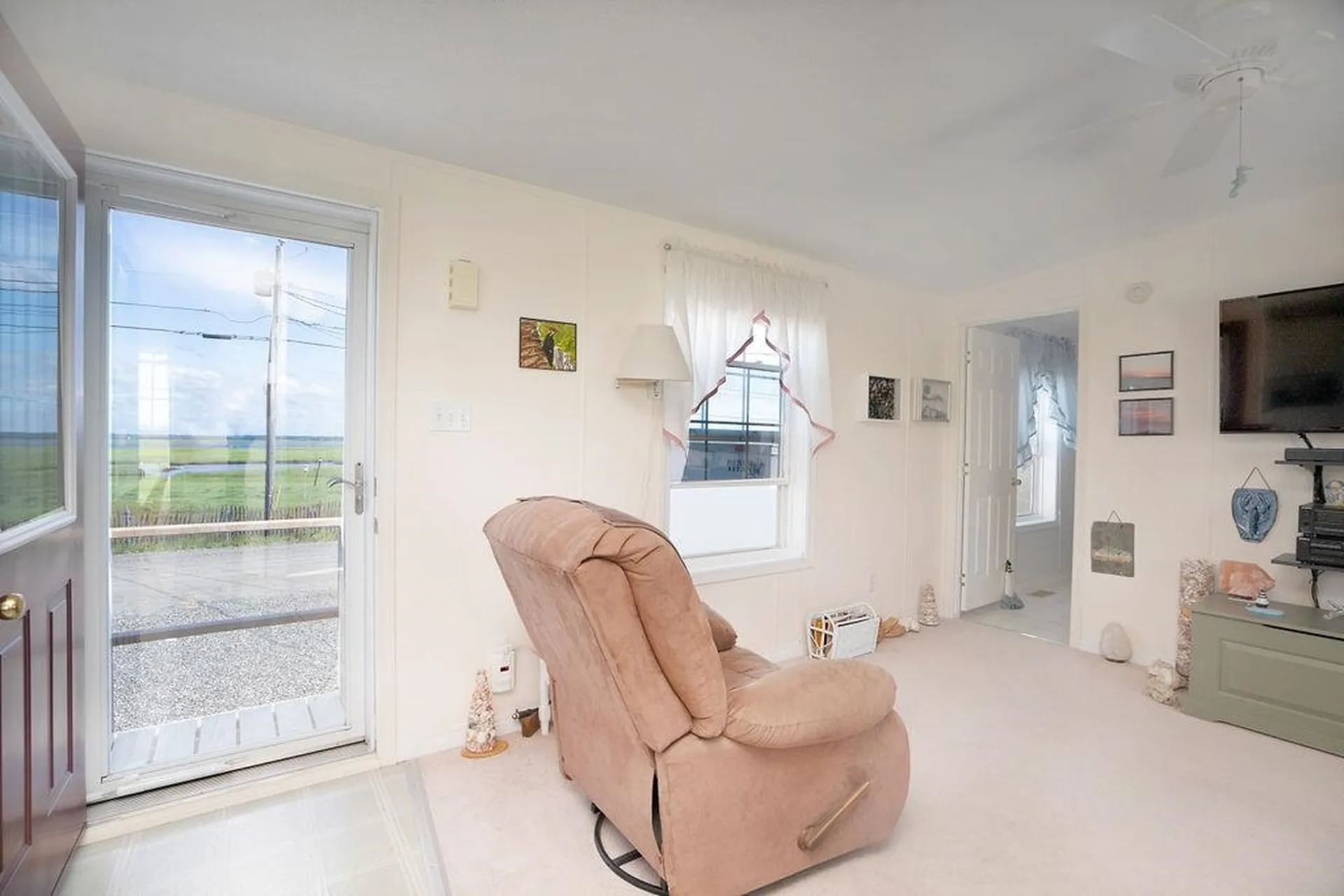 27 Cross Beach Road Seabrook NH 03874