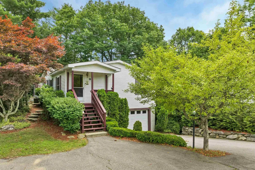 25 Magnolia Lane Belmont NH 03220