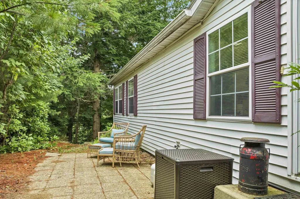 25 Magnolia Lane Belmont NH 03220