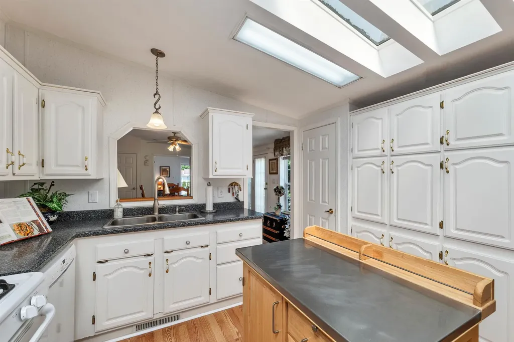 25 Magnolia Lane Belmont NH 03220