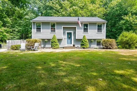 39 High Street Stratham NH 03885