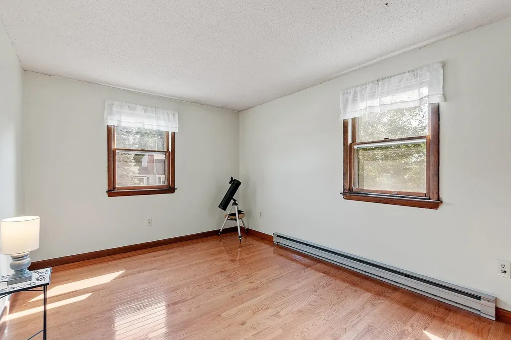 7 S London Drive Nashua NH 03062