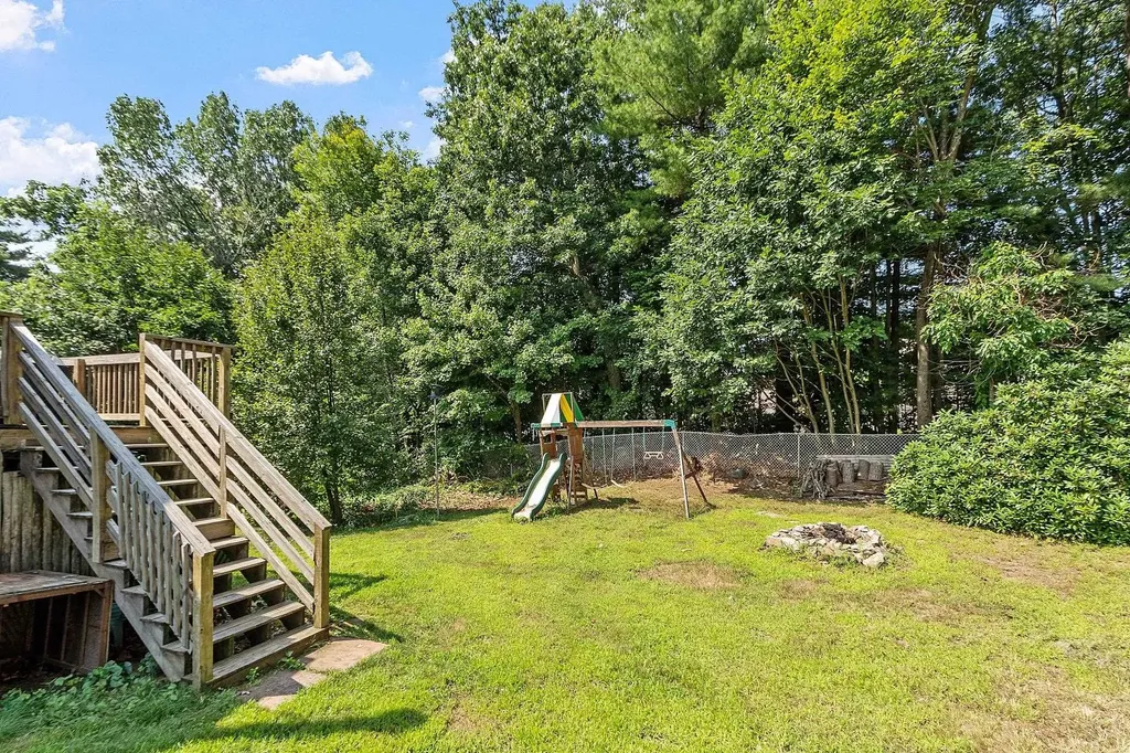 7 S London Drive Nashua NH 03062