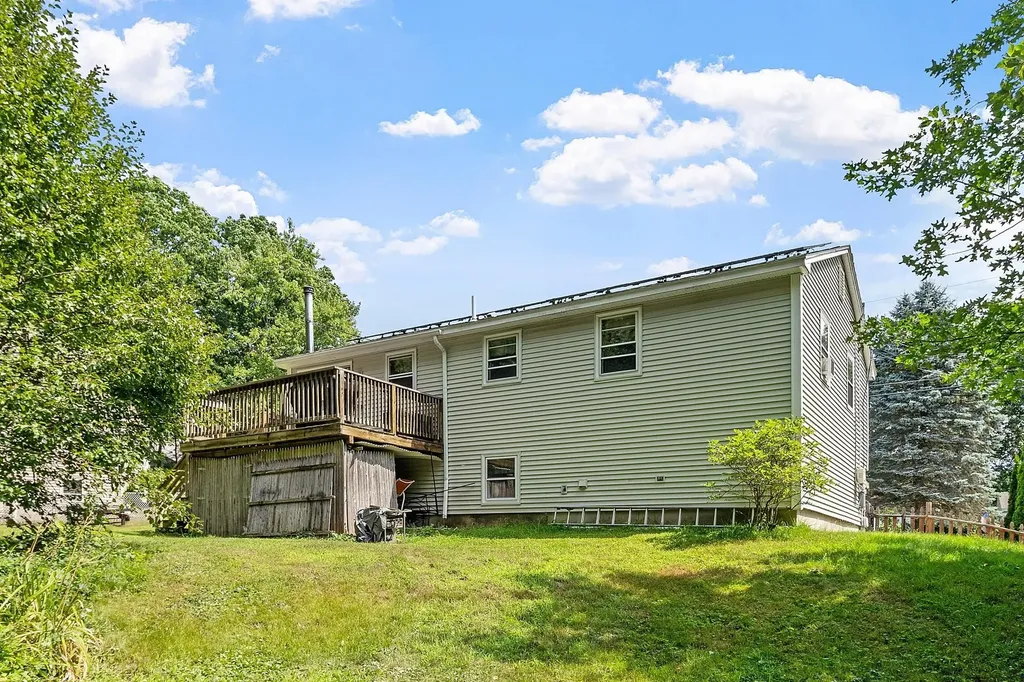 7 S London Drive Nashua NH 03062