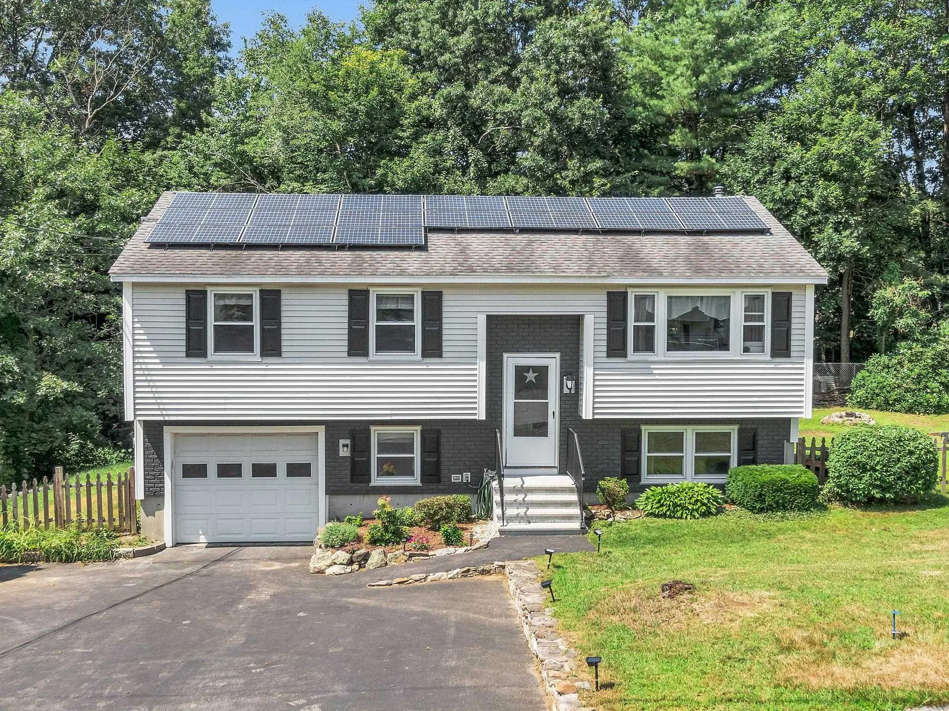 7 S London Drive Nashua NH 03062