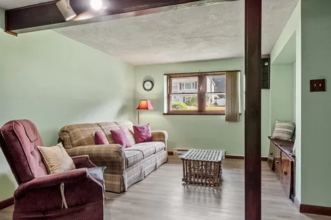 7 S London Drive Nashua NH 03062