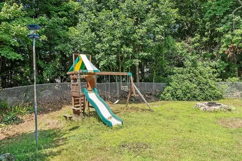 7 S London Drive Nashua NH 03062
