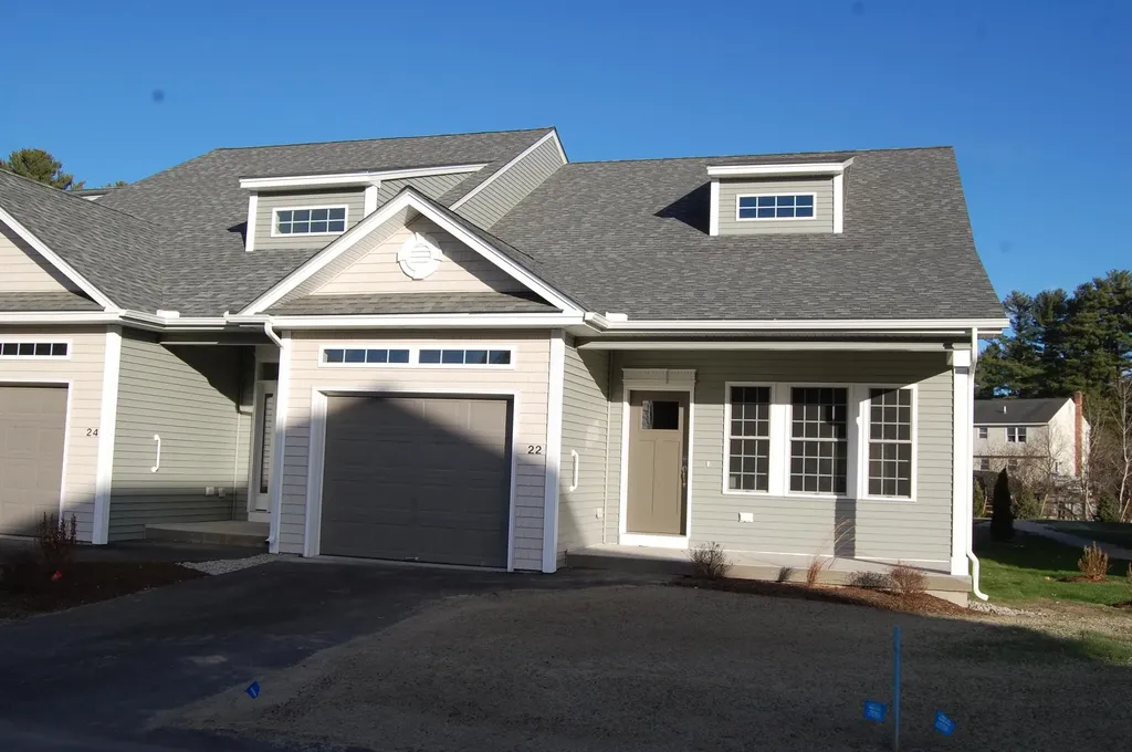 22 Sheffield Way Londonderry NH 03053