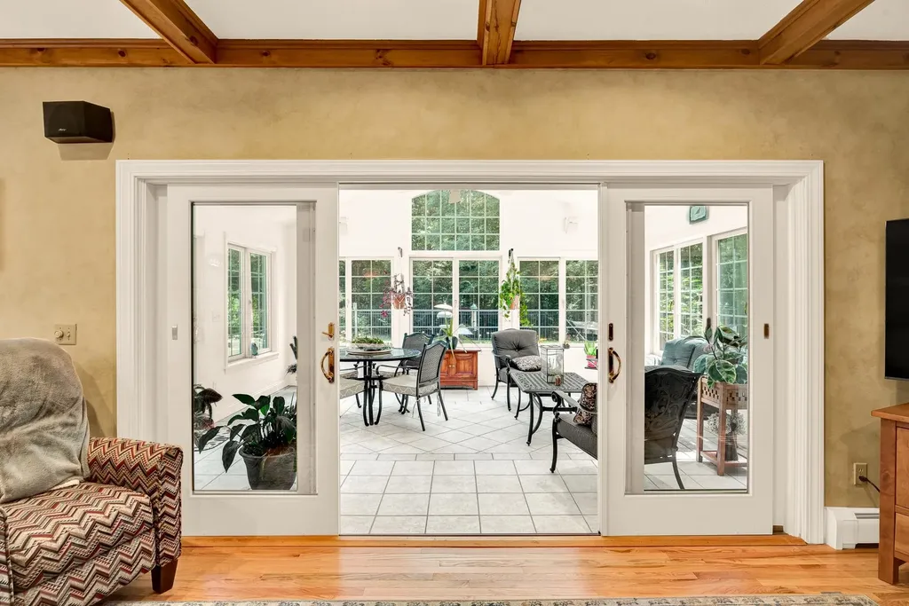 24 Hemlock Street Rochester NH 03867