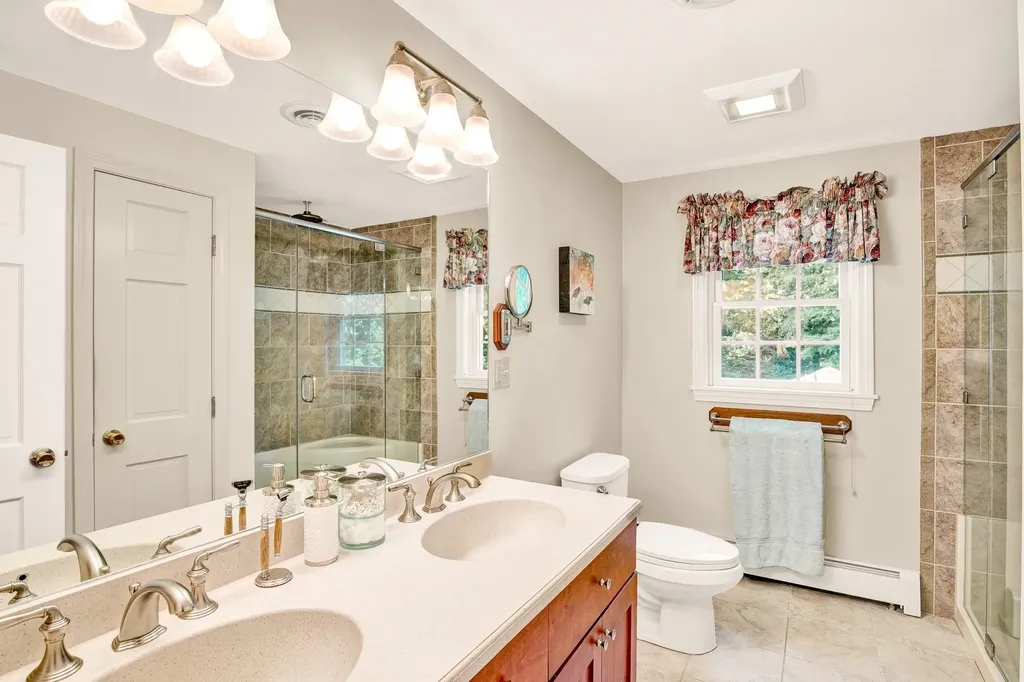 24 Hemlock Street Rochester NH 03867