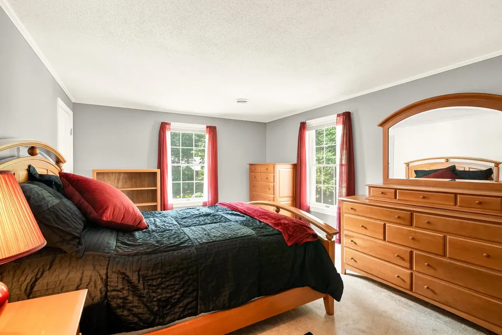 24 Hemlock Street Rochester NH 03867