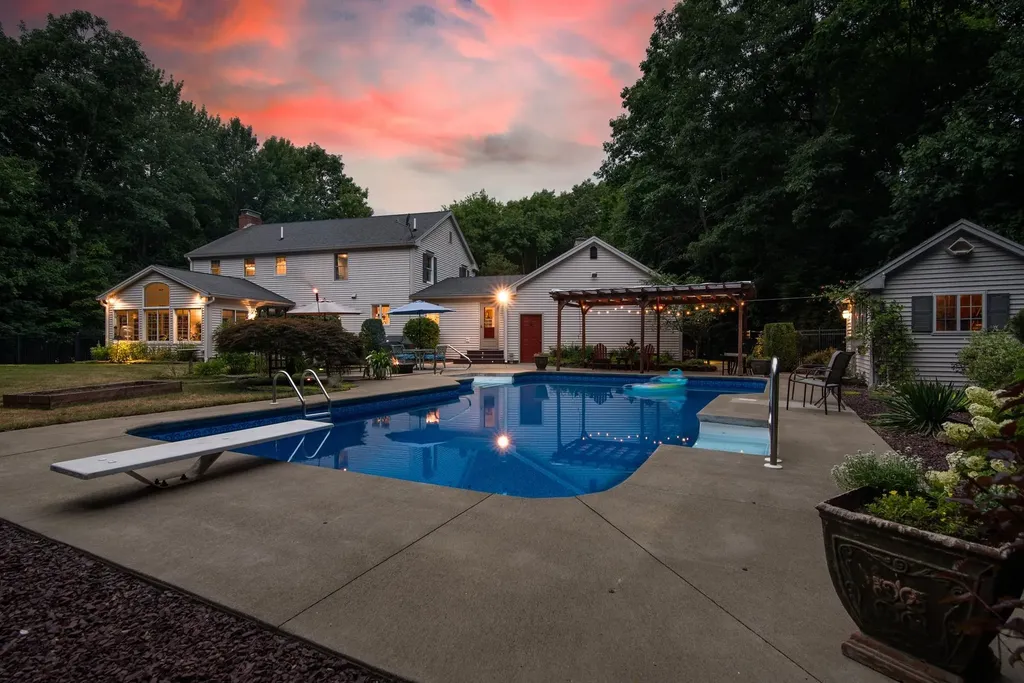 24 Hemlock Street Rochester NH 03867