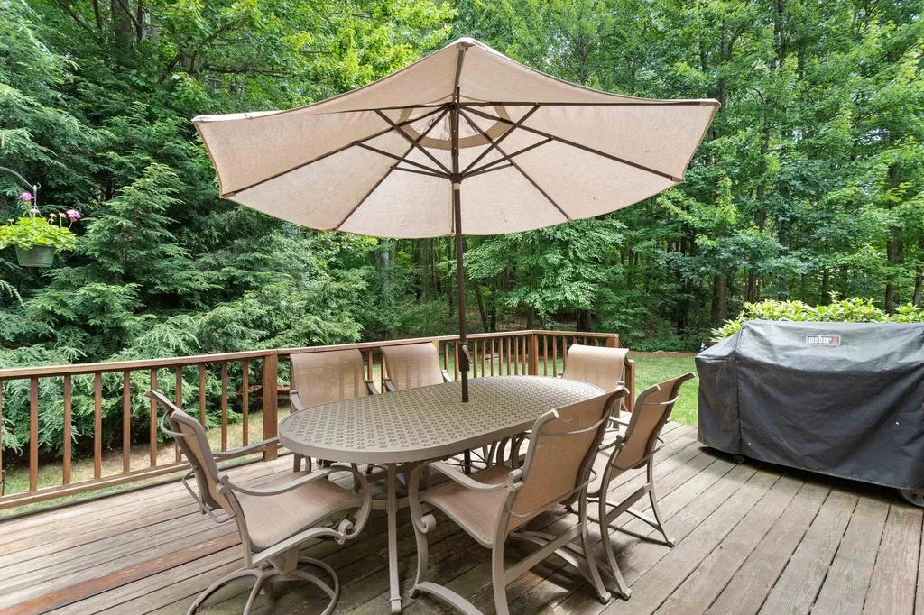 51 Pinecrest Drive Bedford NH 03110