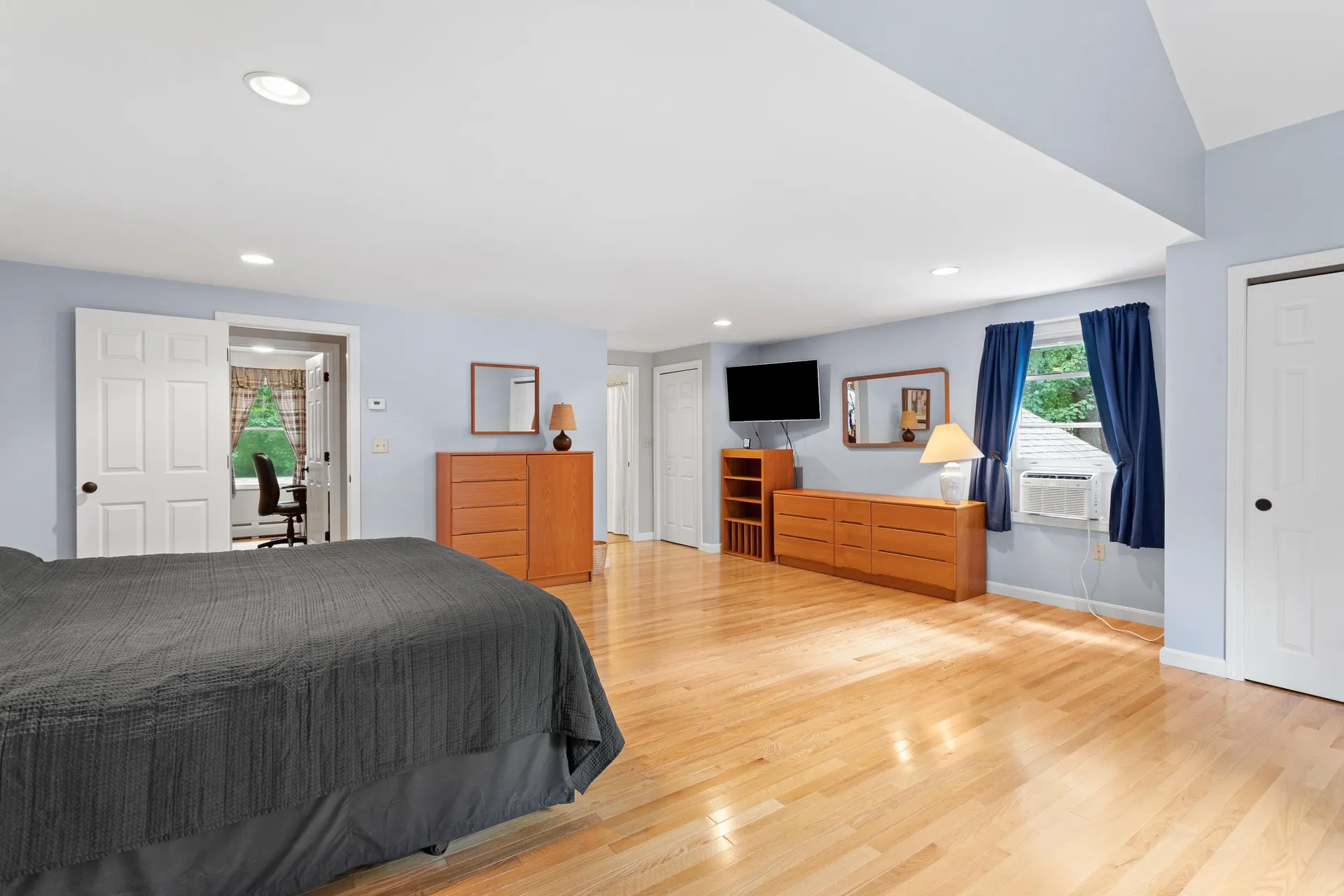 51 Pinecrest Drive Bedford NH 03110