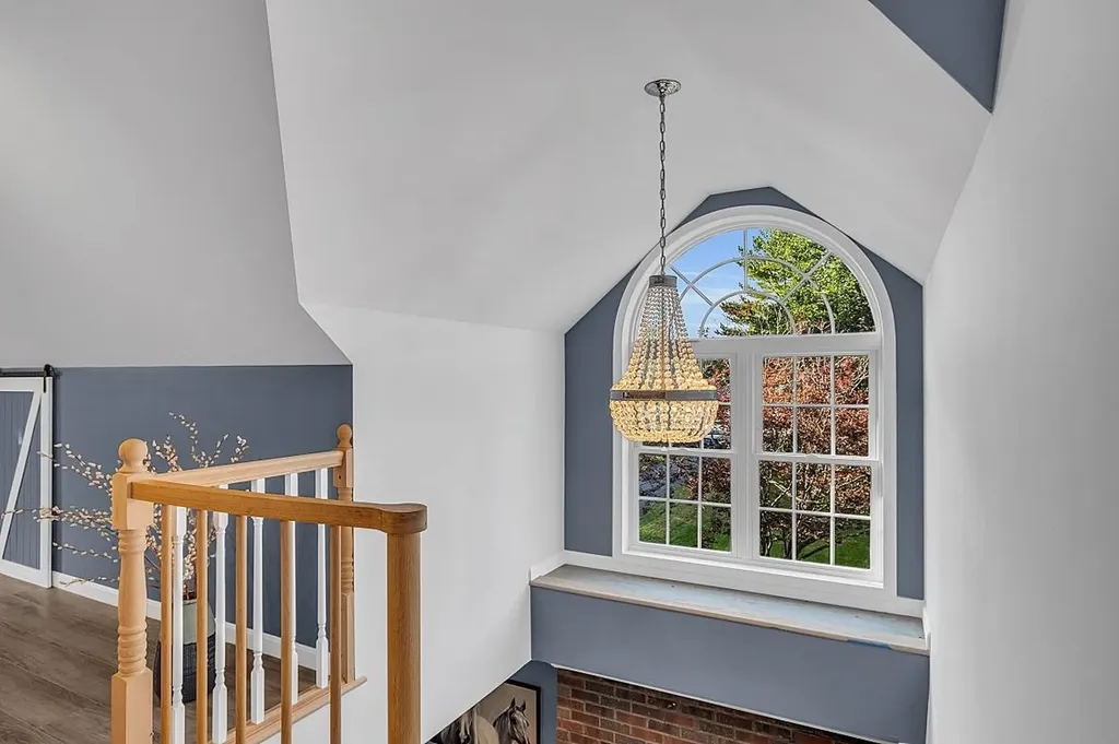 13 Boyd Road Hudson NH 03051