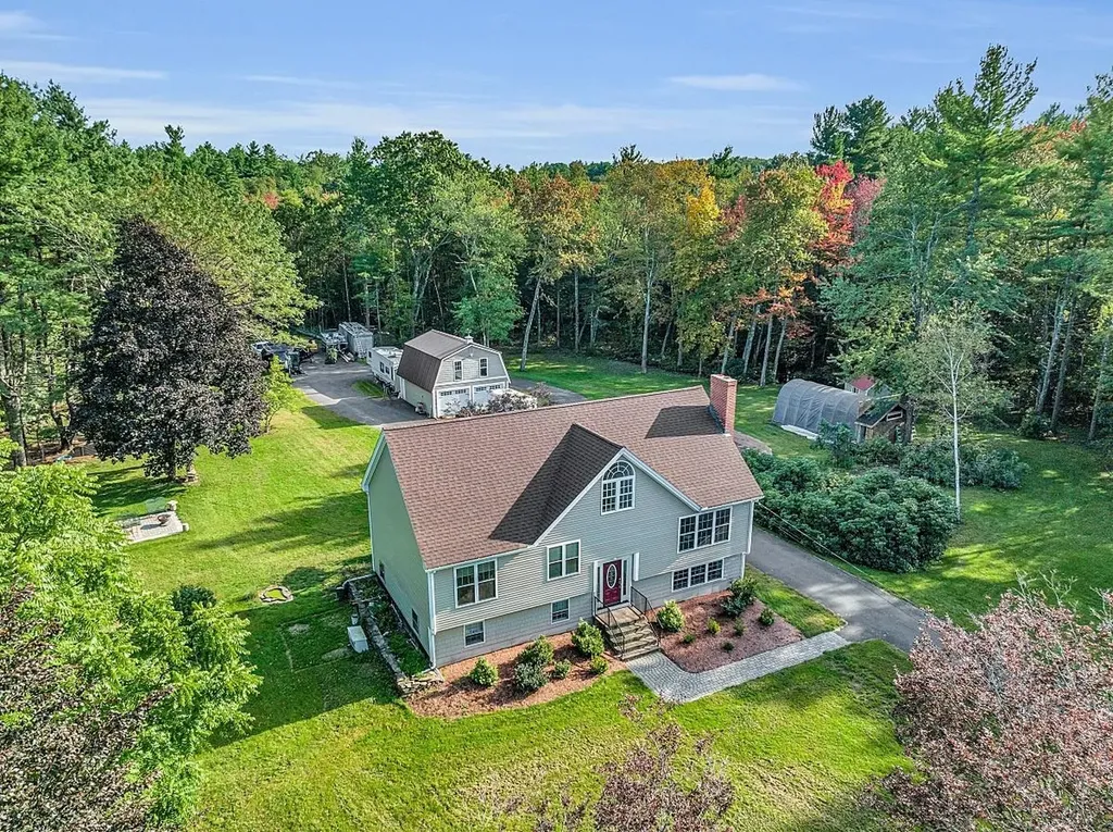 13 Boyd Road Hudson NH 03051