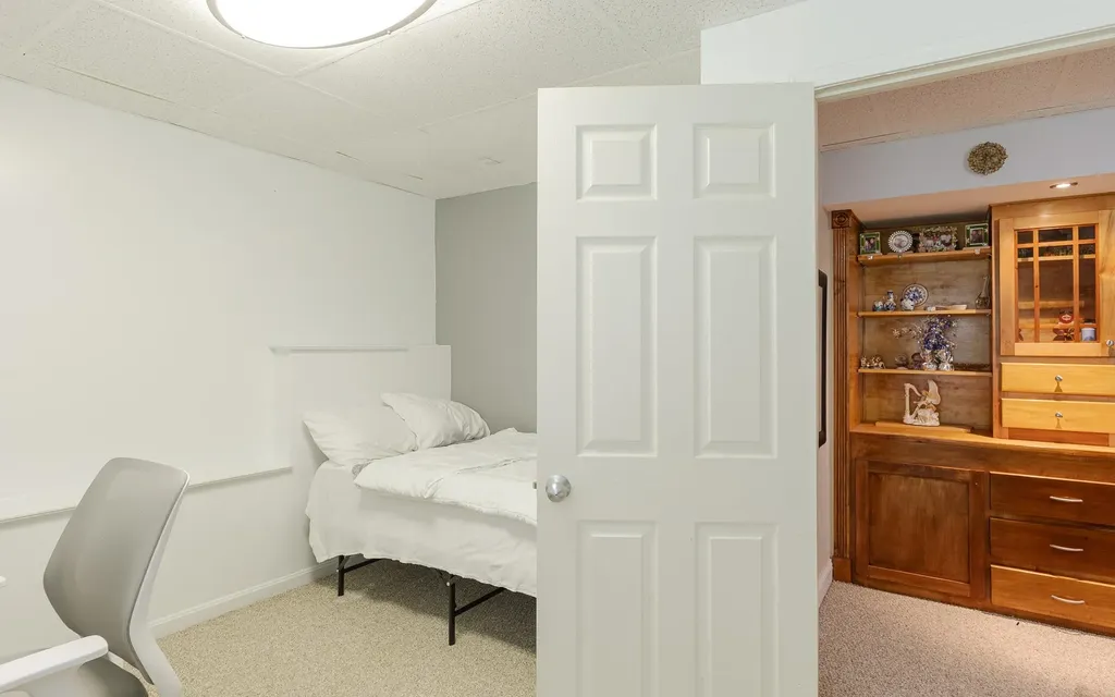 128 C L Lane Swanzey NH 03446