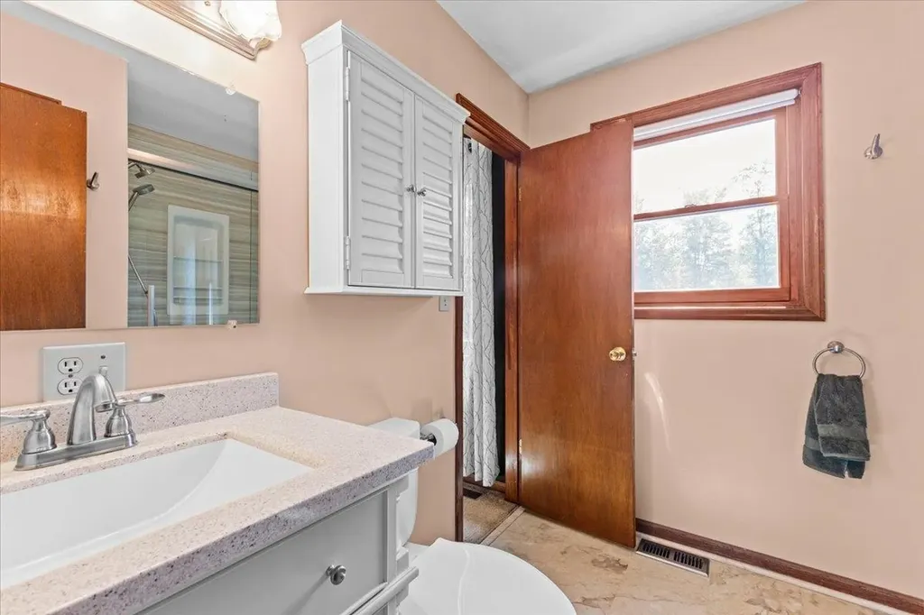 16 Rowland Road Fairfax VT 05454