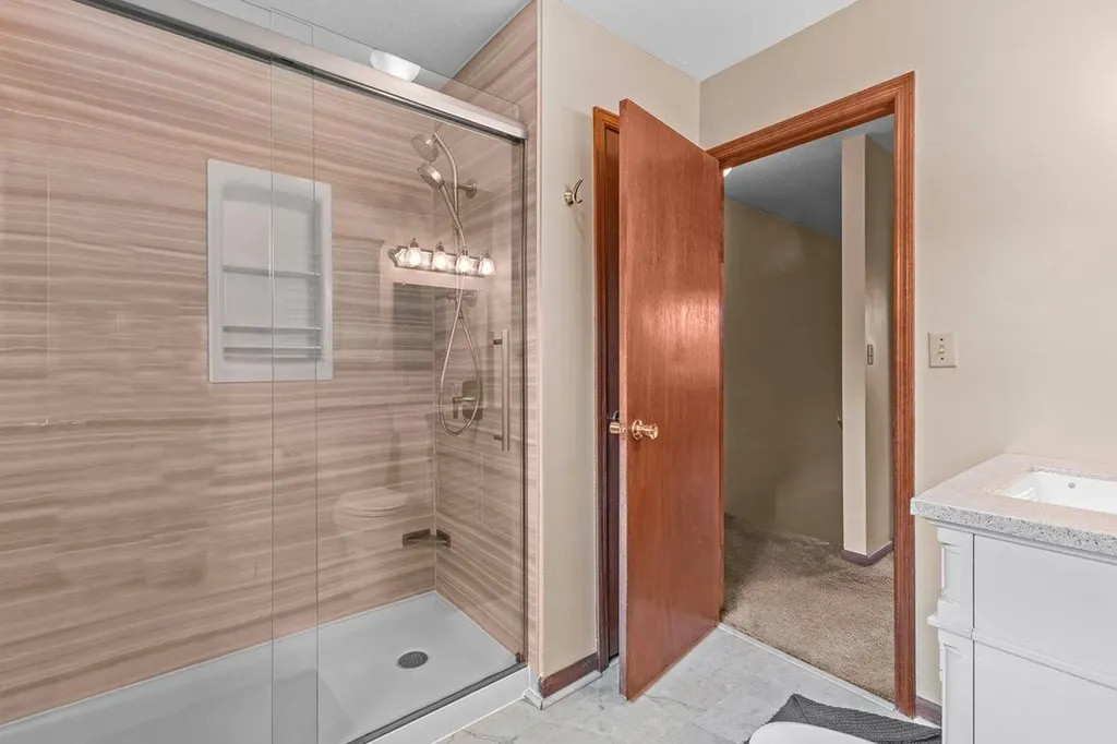16 Rowland Road Fairfax VT 05454