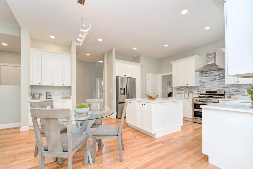 16 Nirvana Drive Salem NH 03079