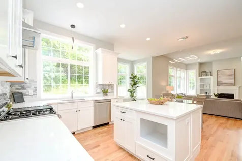 16 Nirvana Drive Salem NH 03079