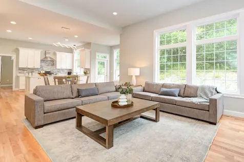 16 Nirvana Drive Salem NH 03079