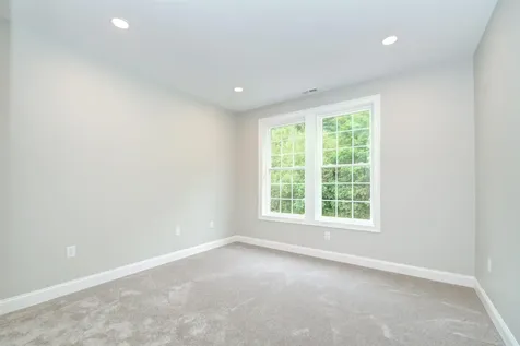 16 Nirvana Drive Salem NH 03079