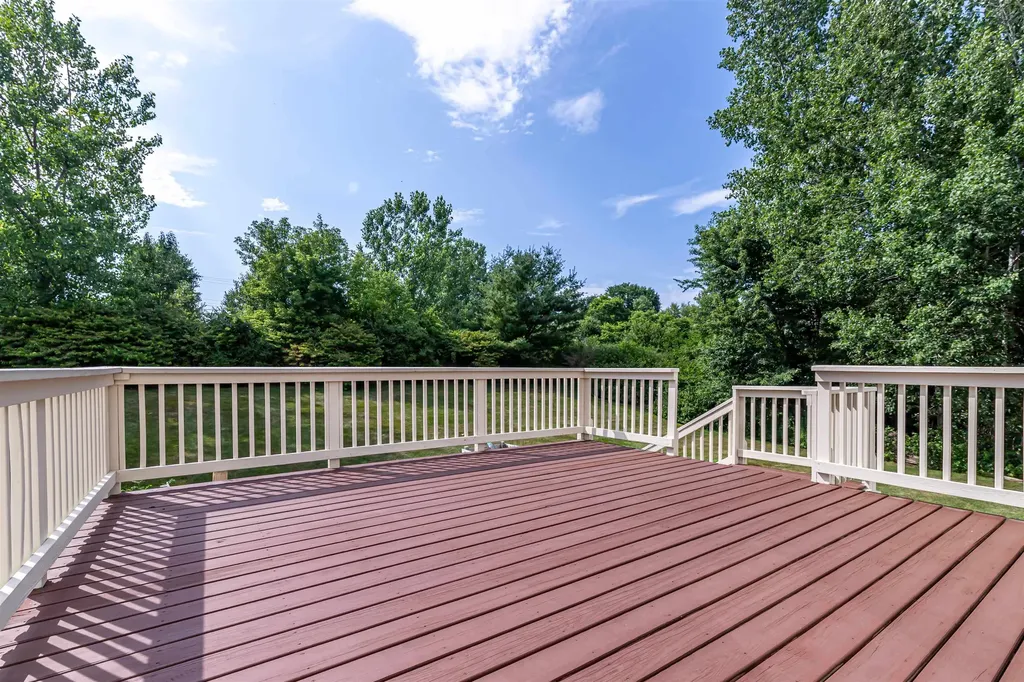 6 Cherrywood Drive Nashua NH 03062