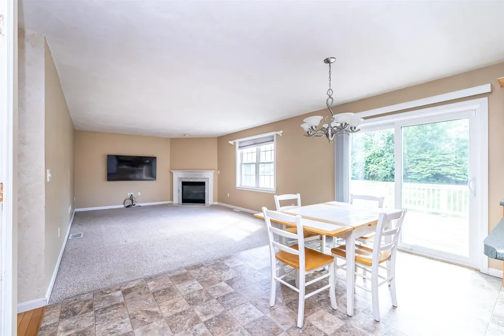 6 Cherrywood Drive Nashua NH 03062