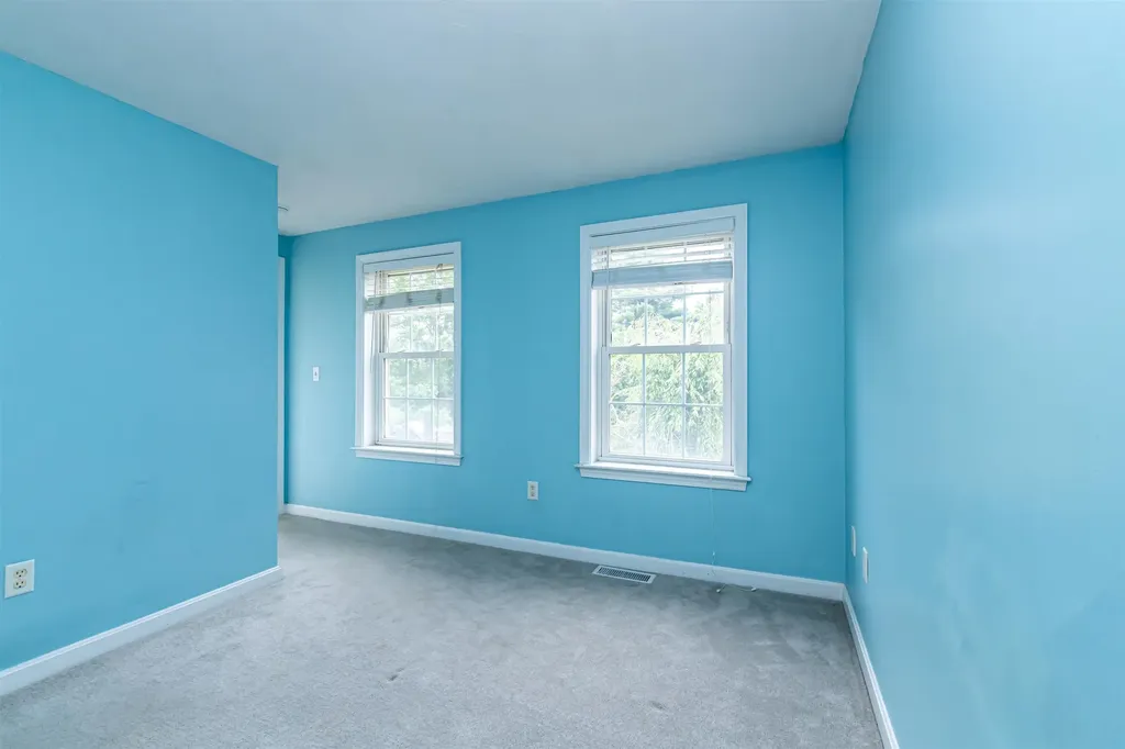 6 Cherrywood Drive Nashua NH 03062