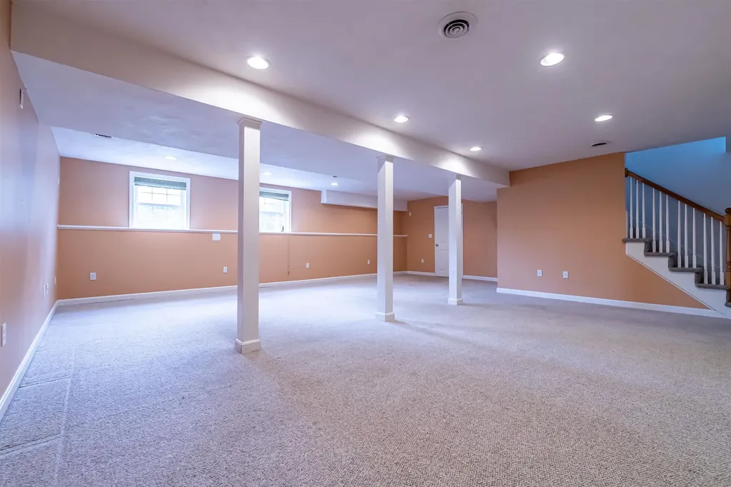 6 Cherrywood Drive Nashua NH 03062