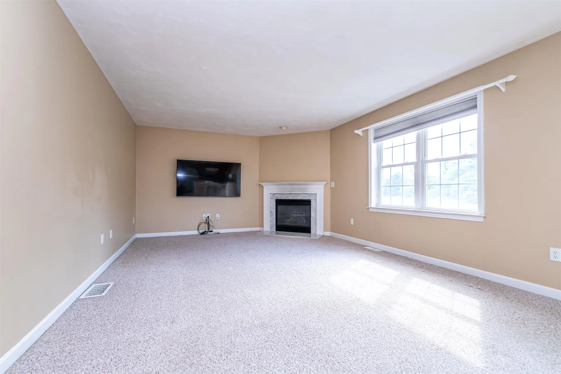 6 Cherrywood Drive Nashua NH 03062