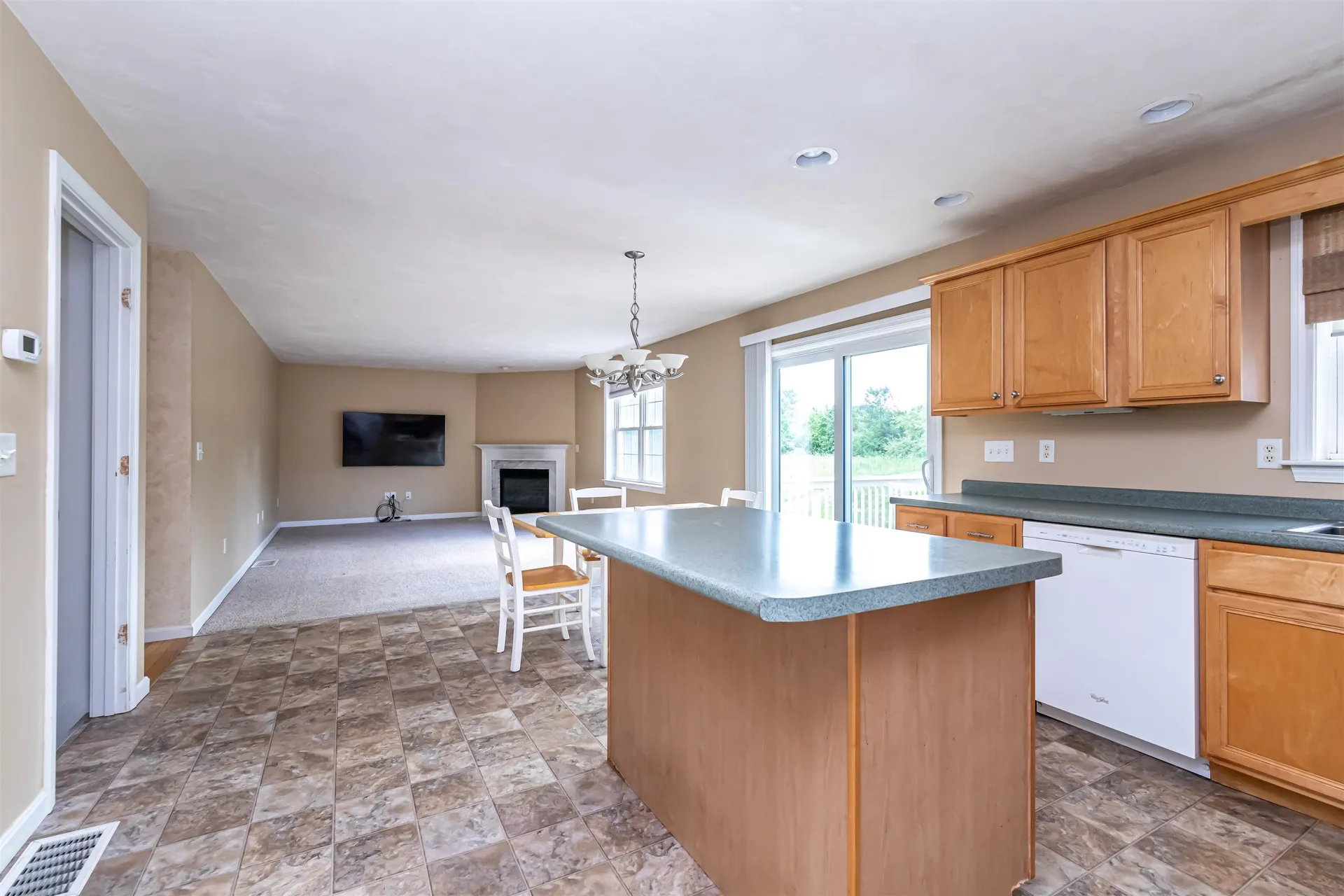 6 Cherrywood Drive Nashua NH 03062