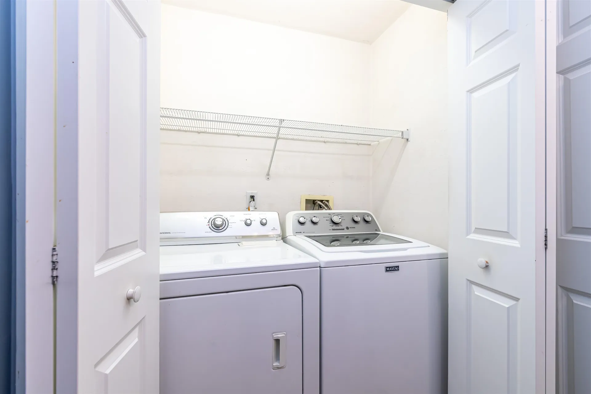 6 Cherrywood Drive Nashua NH 03062