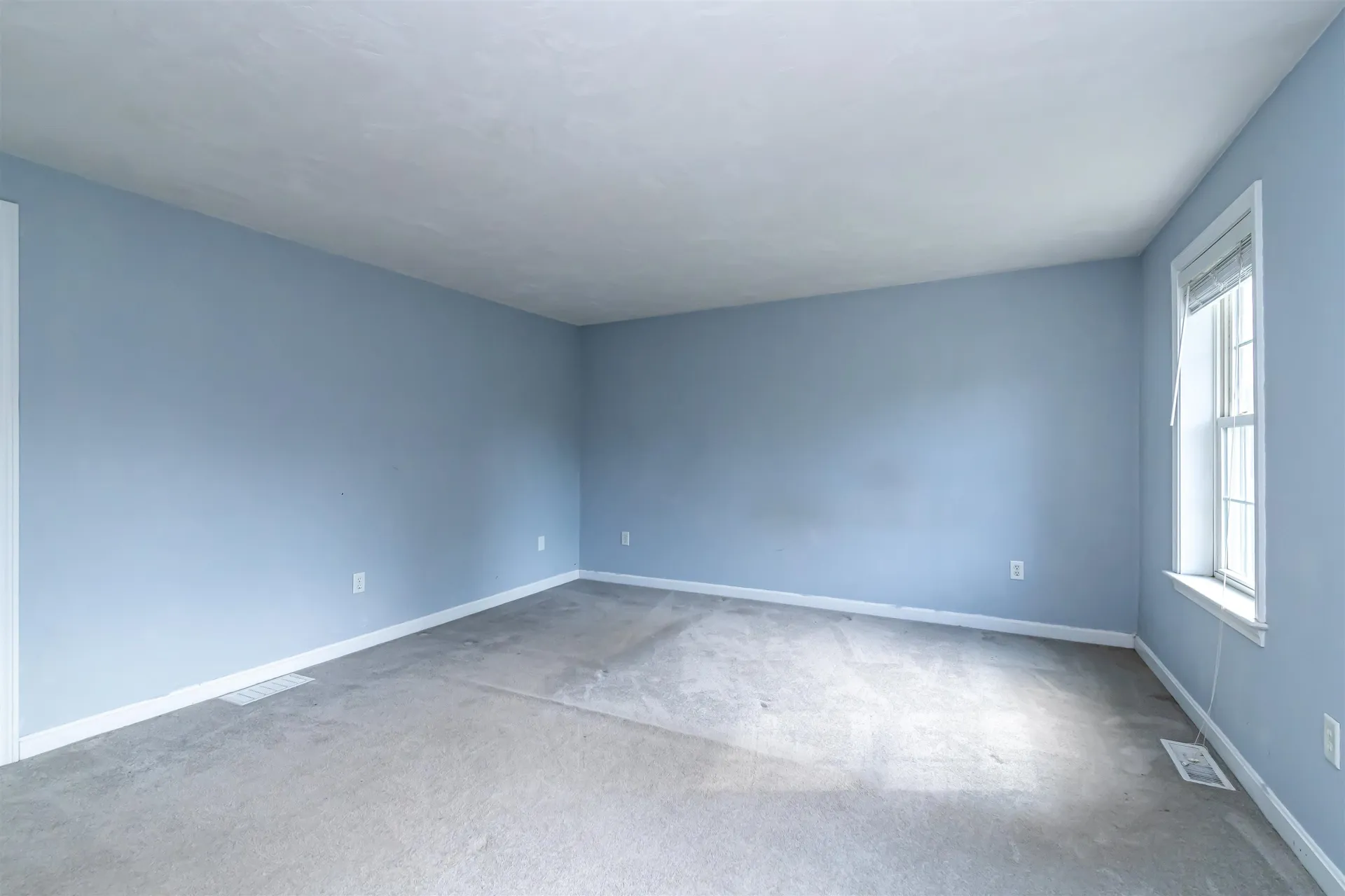 6 Cherrywood Drive Nashua NH 03062