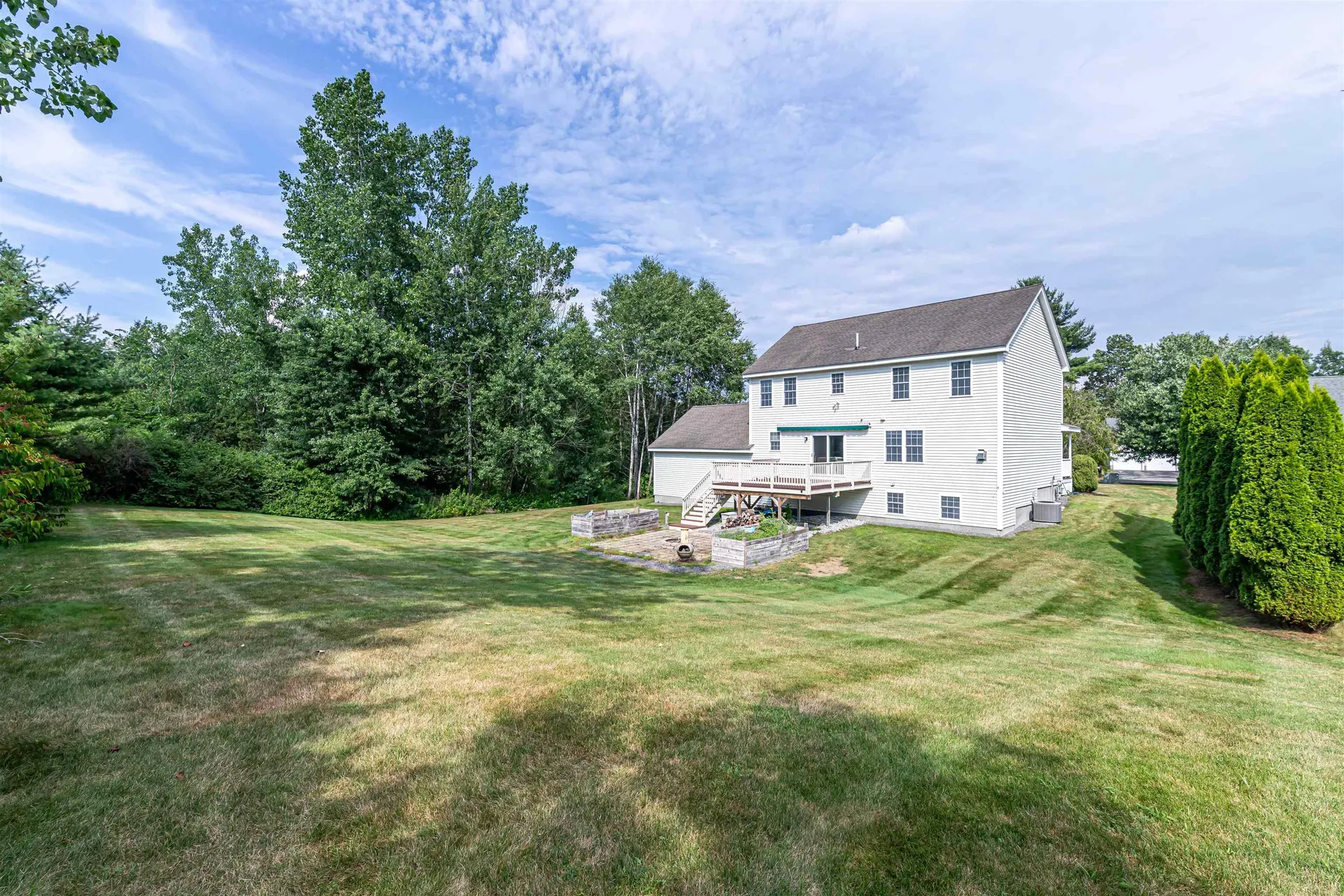 6 Cherrywood Drive Nashua NH 03062
