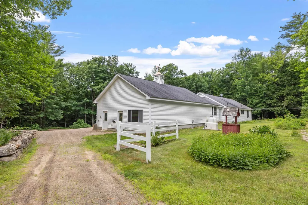 47 Dale Road Sandwich NH 03227