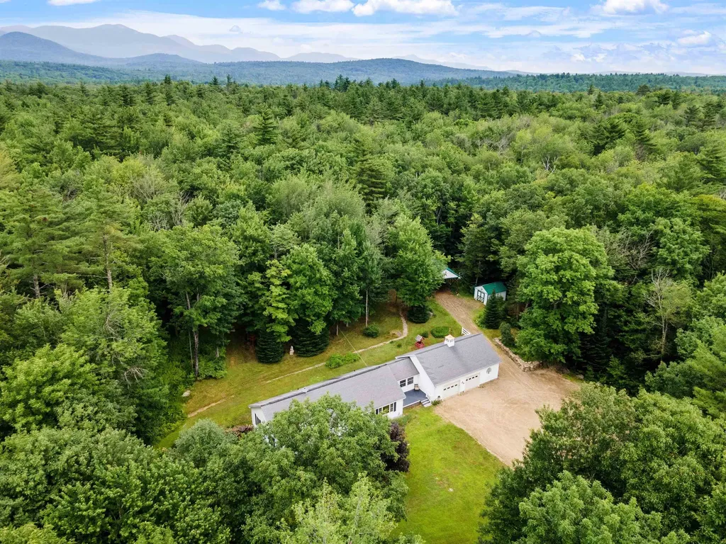 47 Dale Road Sandwich NH 03227